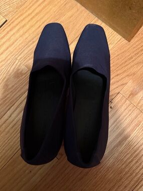 AEROSOLES Women's Dark Navy Square-Toe Slip-Ons